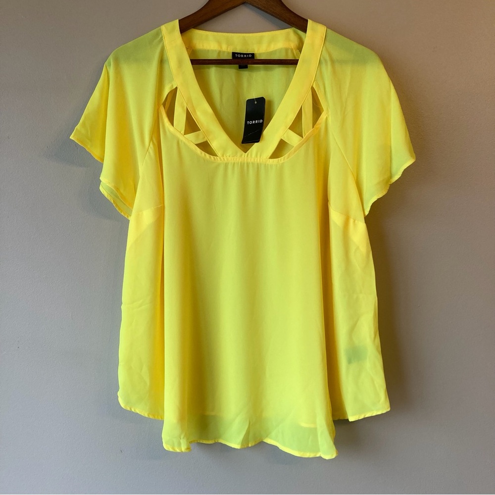 Torrid Lemon Tonic SS GGT Cage Front Blouse Neon Yellow 17325707 Size L 12